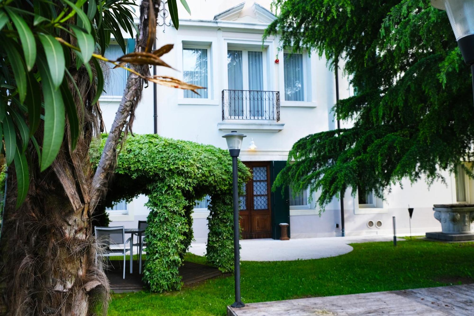 Hotel Villa Ca Damiani Caneva ภายนอก รูปภาพ